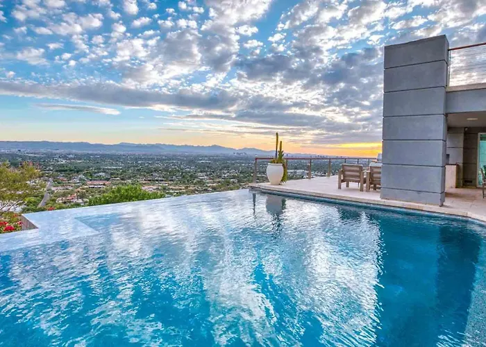 13,000sqf Camelback Mansion - Views, Pool, Theater Holiday home Phoenix