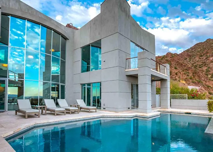 13,000sqf Camelback Mansion - Views, Pool, Theater * Phoenix