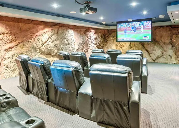 13,000sqf Camelback Mansion - Views, Pool, Theater Holiday home